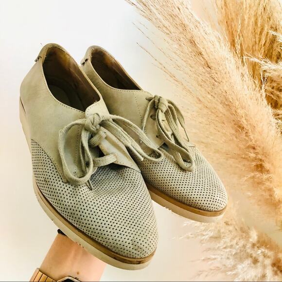 AEROSOLES Grey Leather Tie SideCar Sneakers Oxfords Flats Women's Shoes 7.5 - Picture 1 of 9